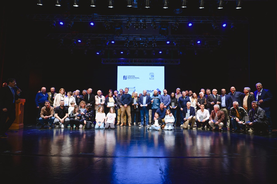 Reconocimiento a empresarios y
