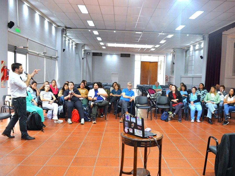 Brindaron una charla para