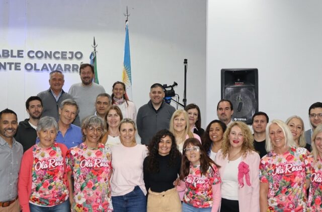 Reconocen a Ola Rosa