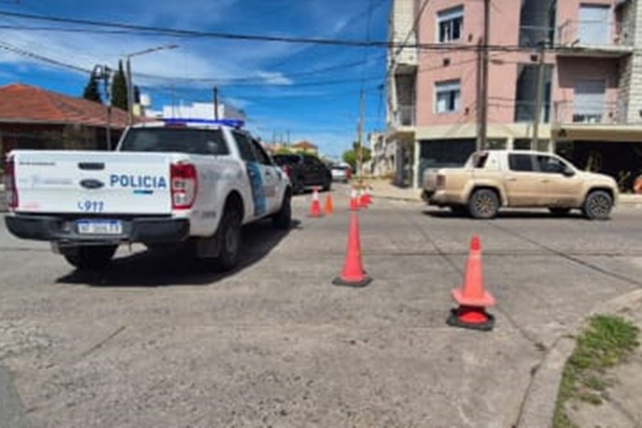 Una camioneta colisionó a