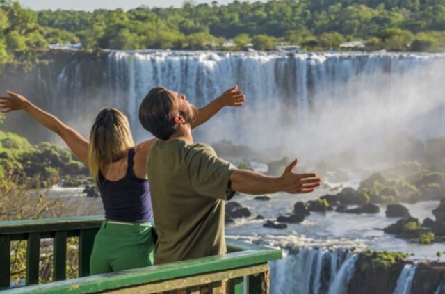 Con un movimiento moderado