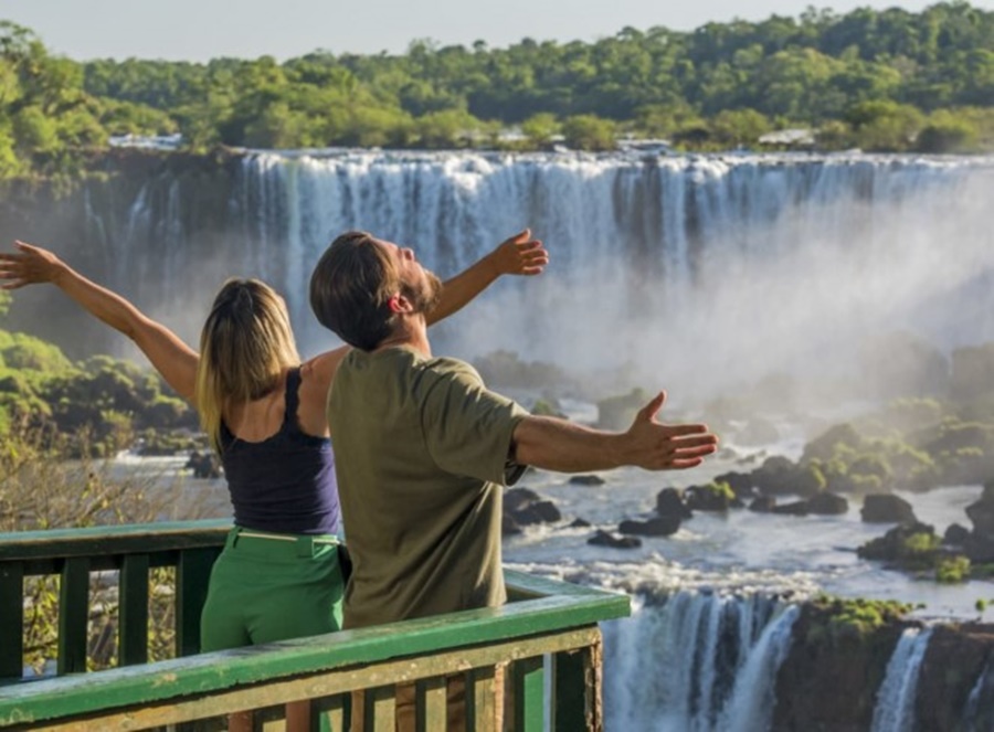 Con un movimiento moderado