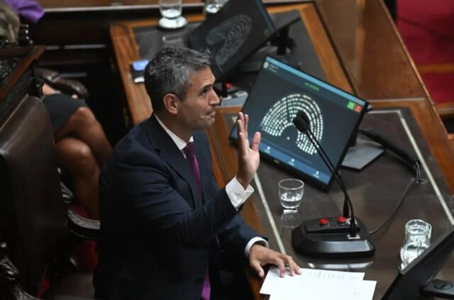 El oficialismo logró sostener