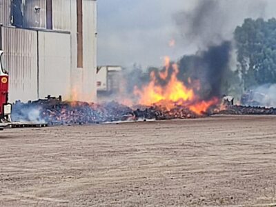 Incendio en un depósito