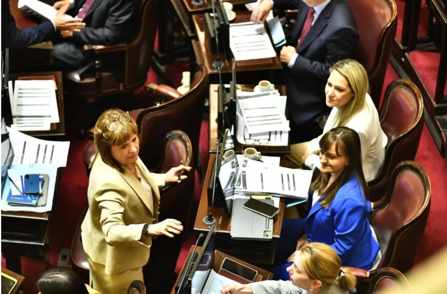 Los senadores aliados y