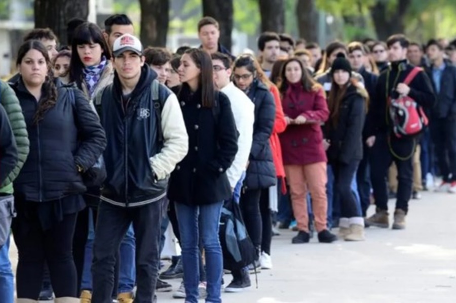 Empleo y salarios en crisis