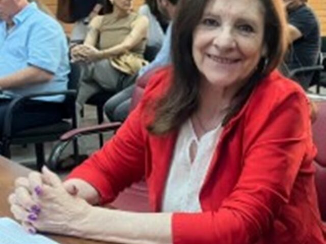 Entre gallos y medianoche