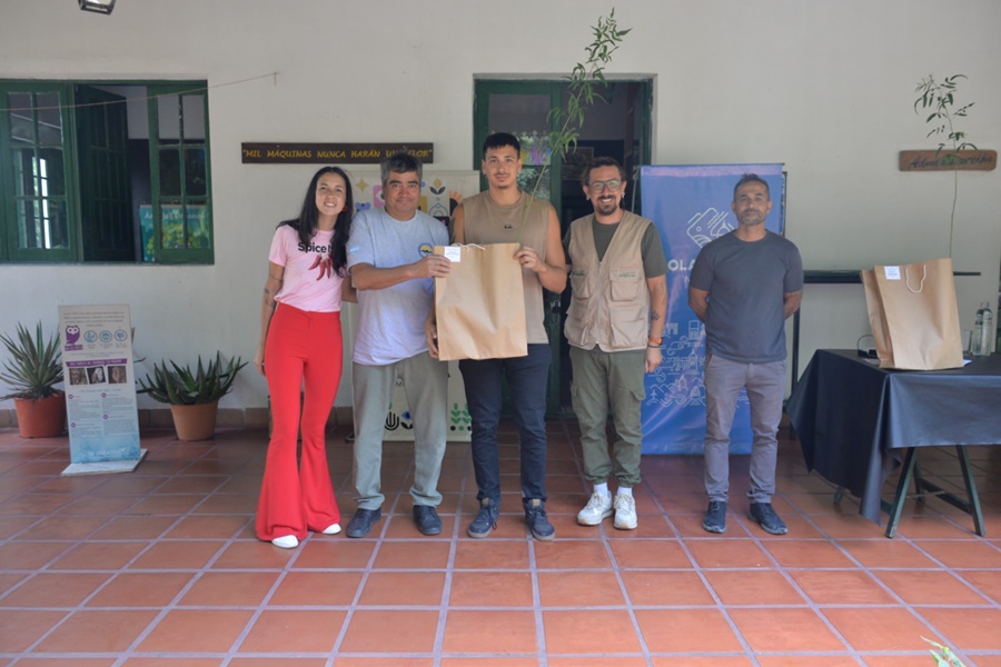 Se entregó material de