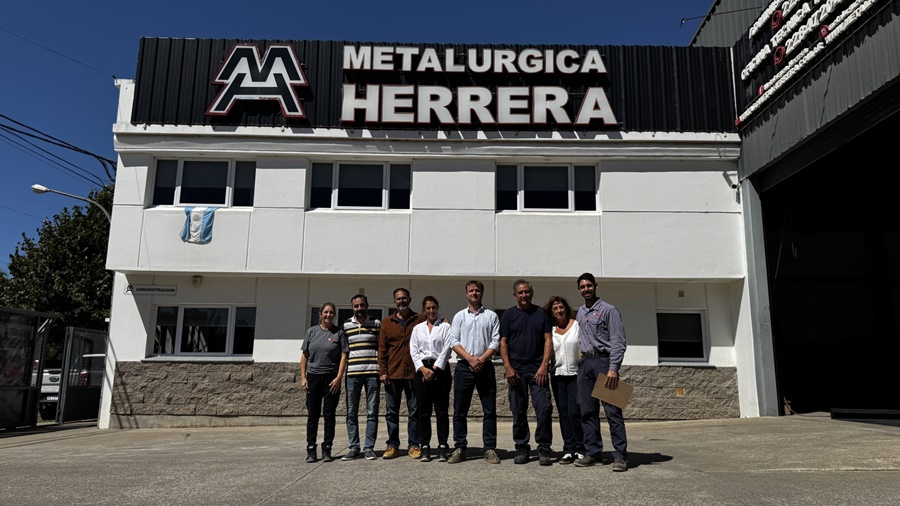 Wesner visitó Metalúrgica Herrera