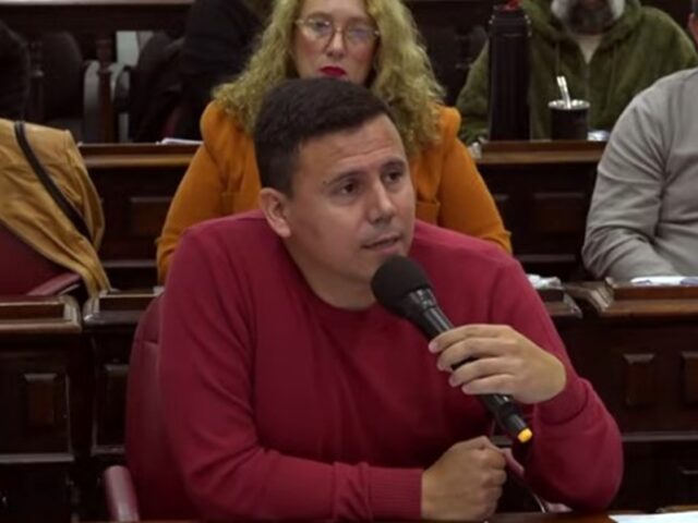 Aguilera cruzó a los