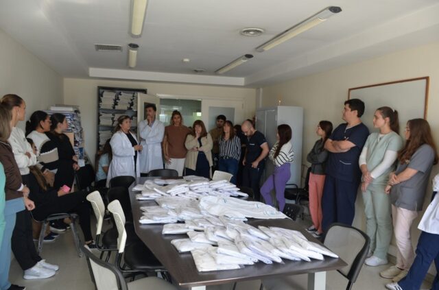 Entrega de indumentaria para