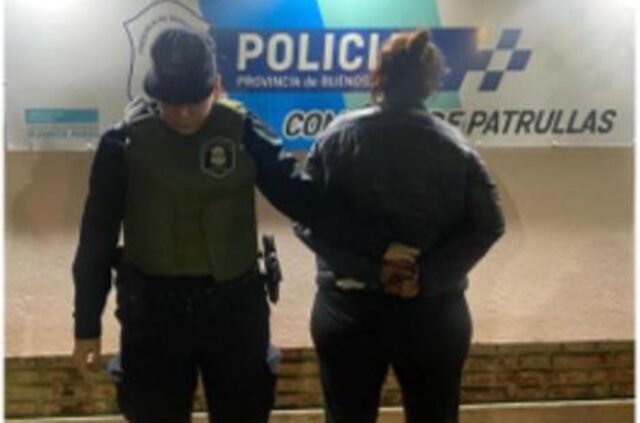 Fue demorada una mujer