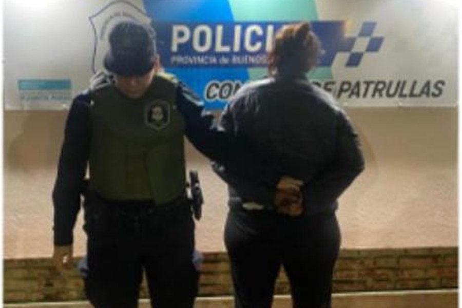 Fue demorada una mujer