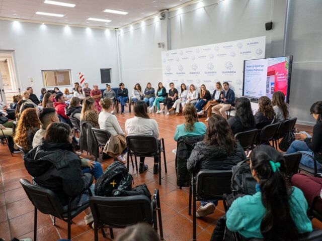 Más de 130 profesionales