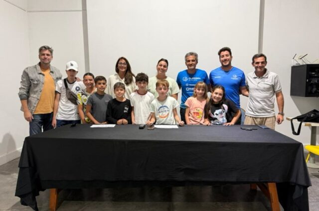 Se presentaron los nadadores