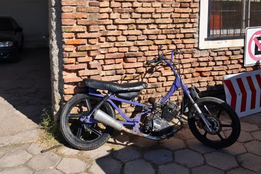 Secuestran motovehículo con numeración