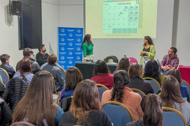 A auditorio completo se