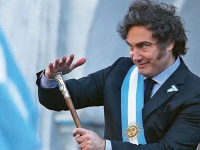 Javier Milei piensa en