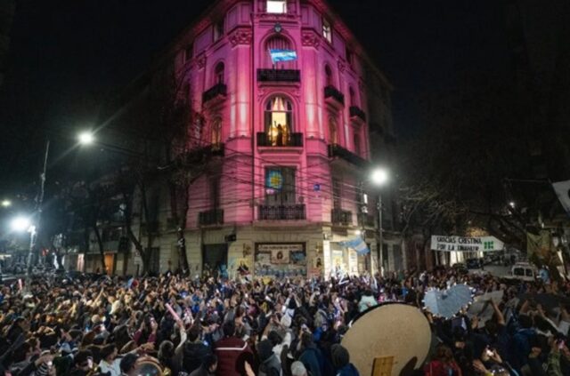 A un año del