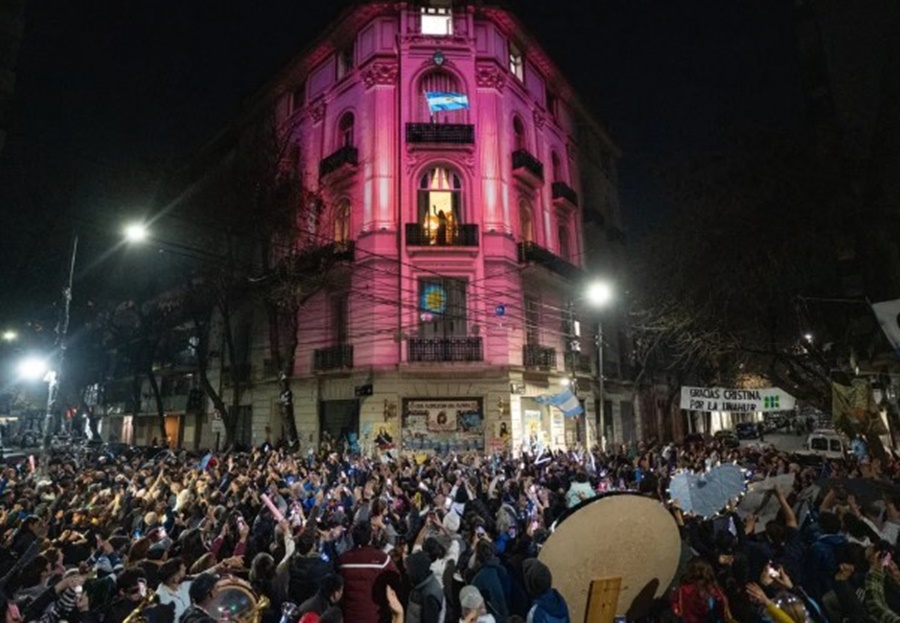 A un año del