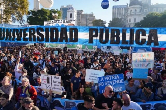 Financiamento universitario