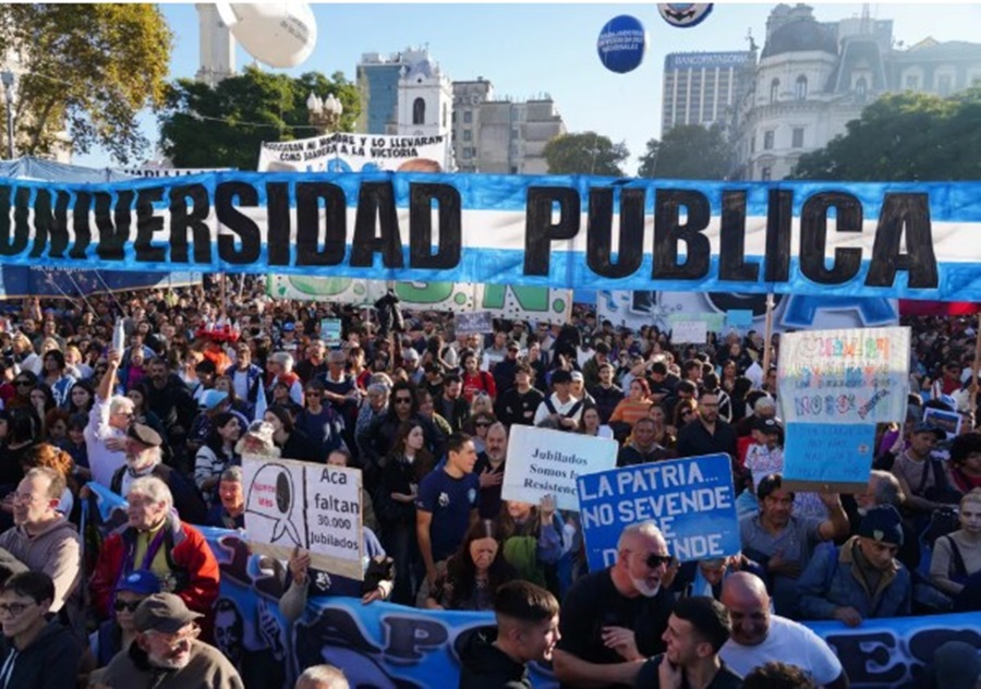 Financiamento universitario
