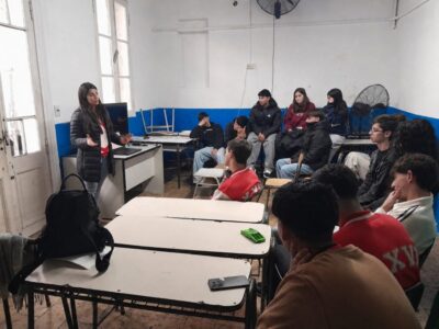 Capacitación a estudiantes de