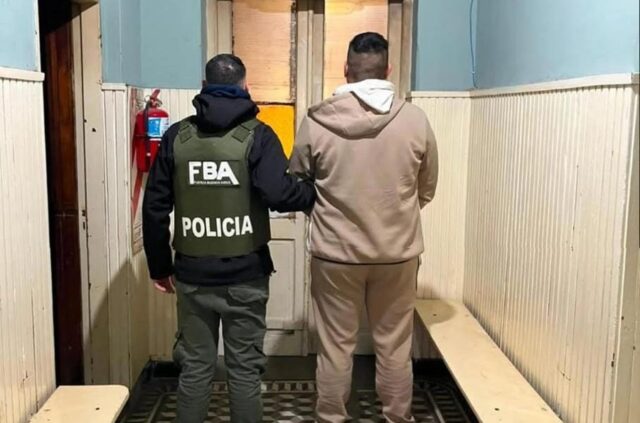 Detienen a un hombre