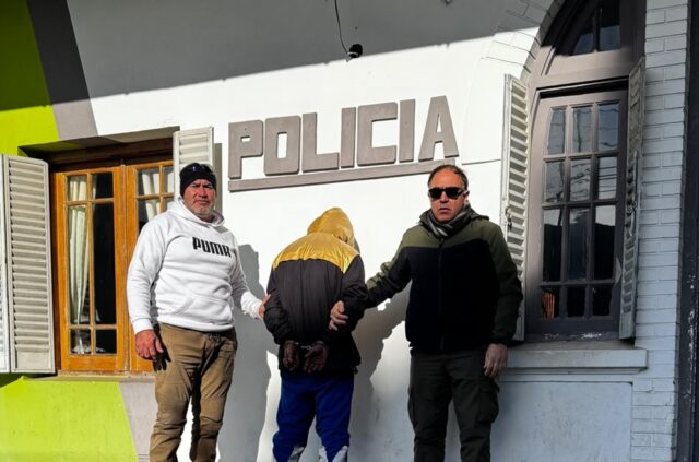 Detienen a un hombre