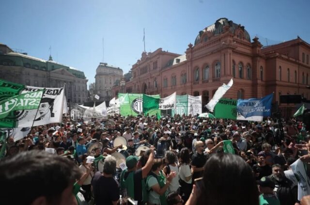 Se viene una semana