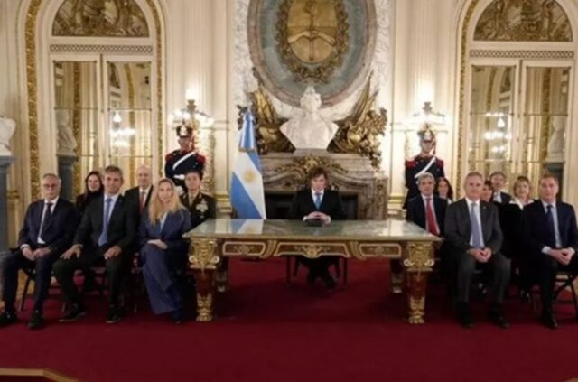Milei anunció sanciones a