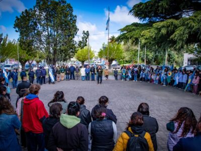 Con un emotivo acto