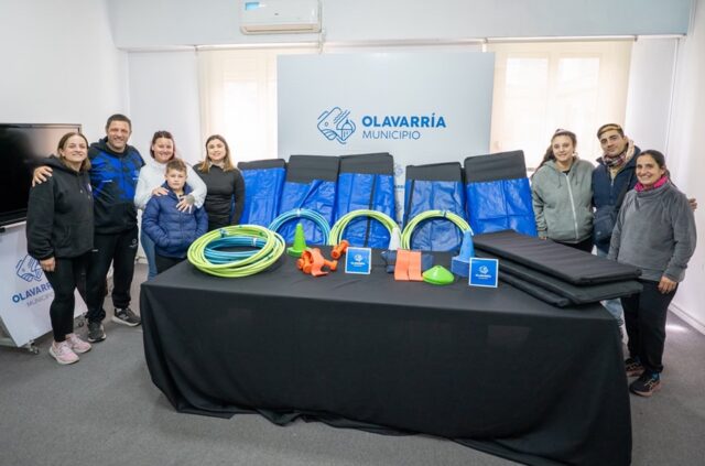 Entrega de material deportivo