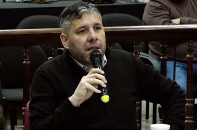 Reclaman por fondos adeudados