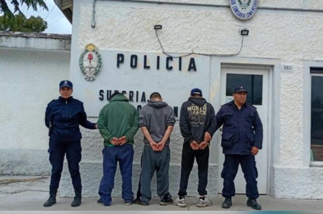 Tres aprehendidos tras ser
