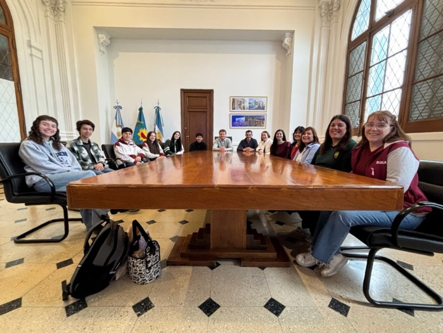 Wesner recibió a alumnos